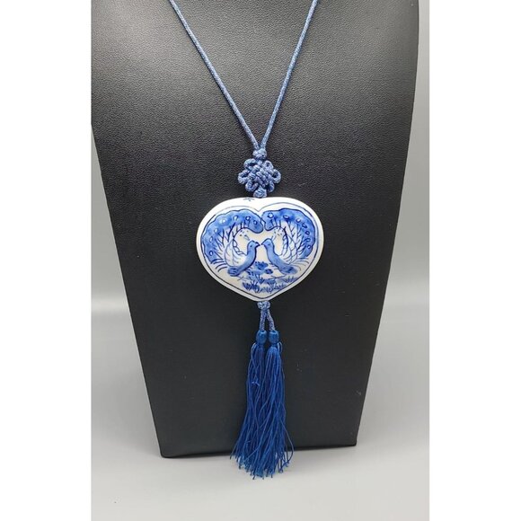 Flow Blue Peacock Love Ceramic Heart Pendant Necklace Vintage 26" Cord & Tassel - Picture 6 of 13
